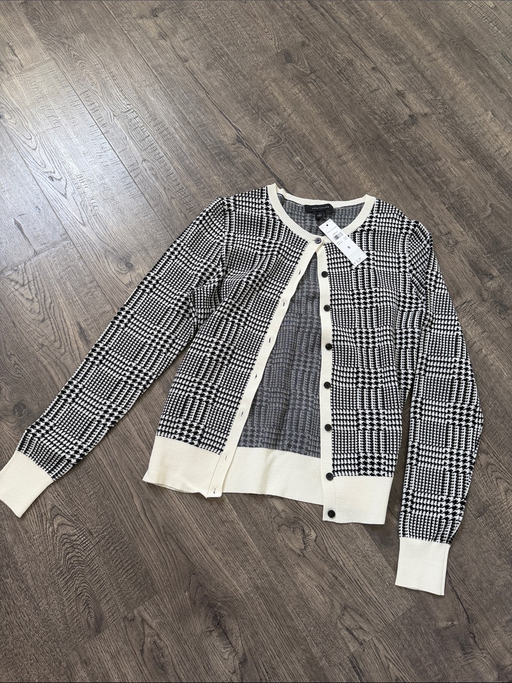 Ann Taylor Black and Cream Houndstooth Knit Cardigan